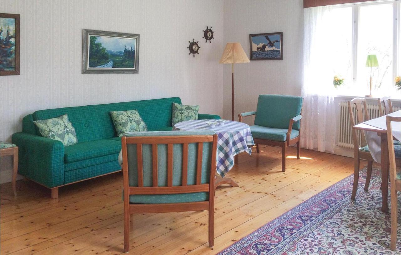 1 Bedroom Beautiful Home In Lidkoeping Sjövik Εξωτερικό φωτογραφία