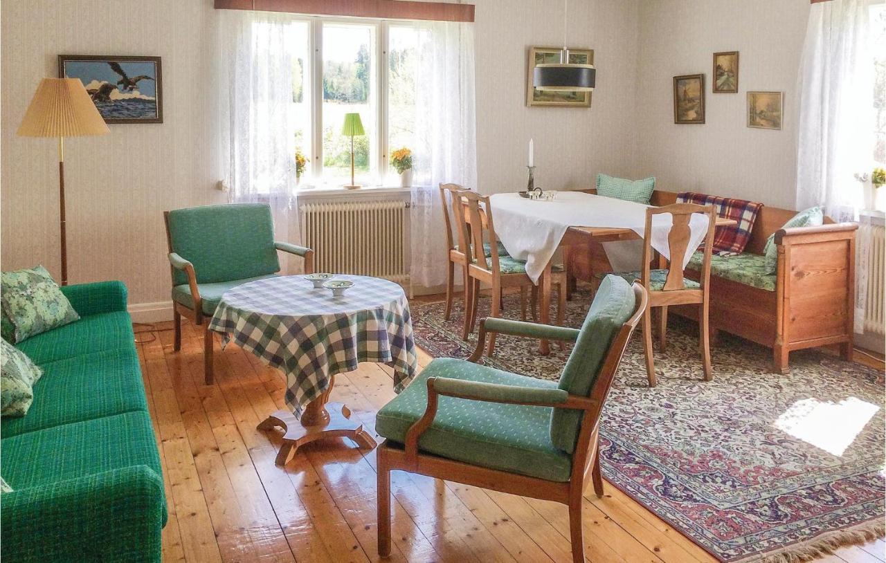1 Bedroom Beautiful Home In Lidkoeping Sjövik Εξωτερικό φωτογραφία