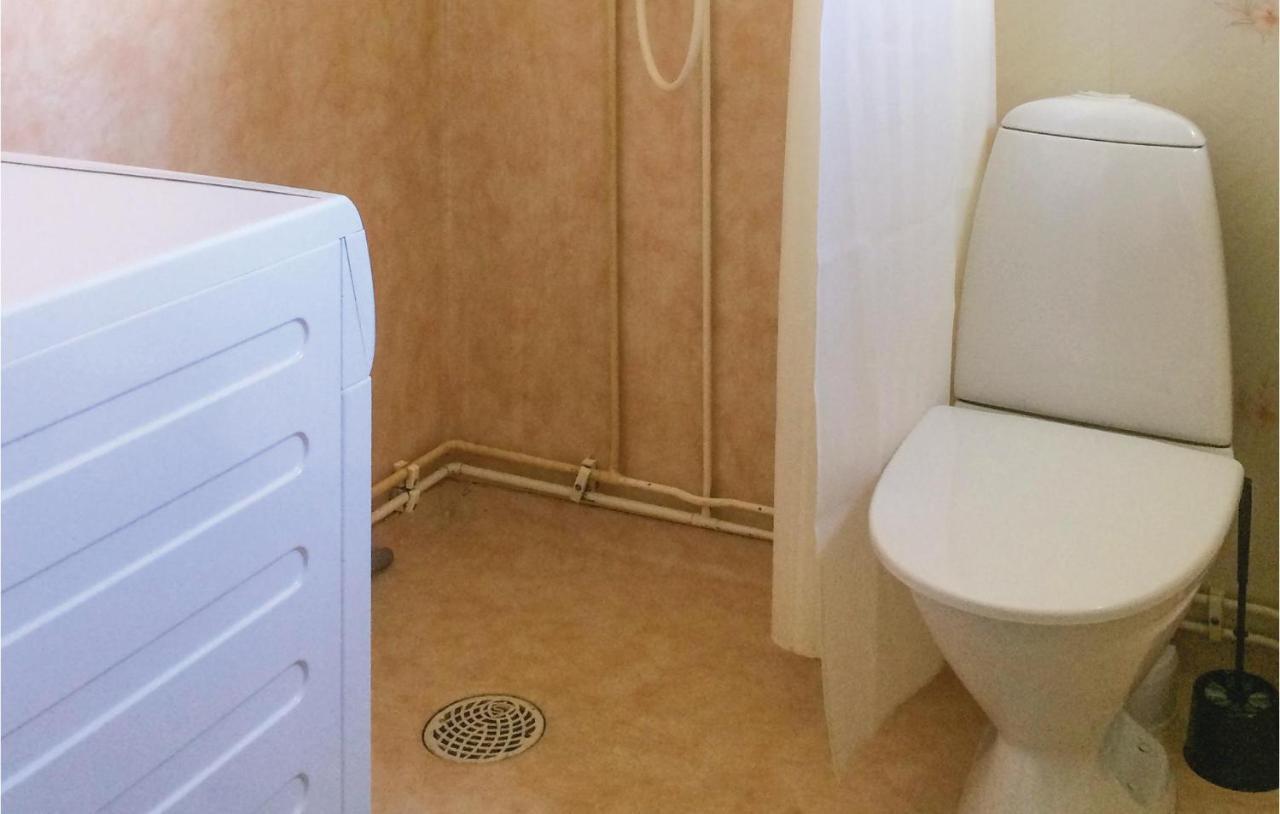 1 Bedroom Beautiful Home In Lidkoeping Sjövik Εξωτερικό φωτογραφία