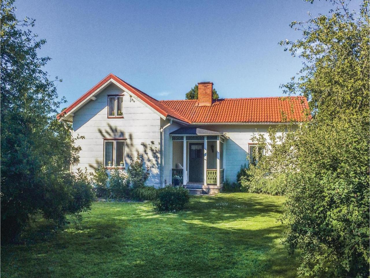 1 Bedroom Beautiful Home In Lidkoeping Sjövik Εξωτερικό φωτογραφία