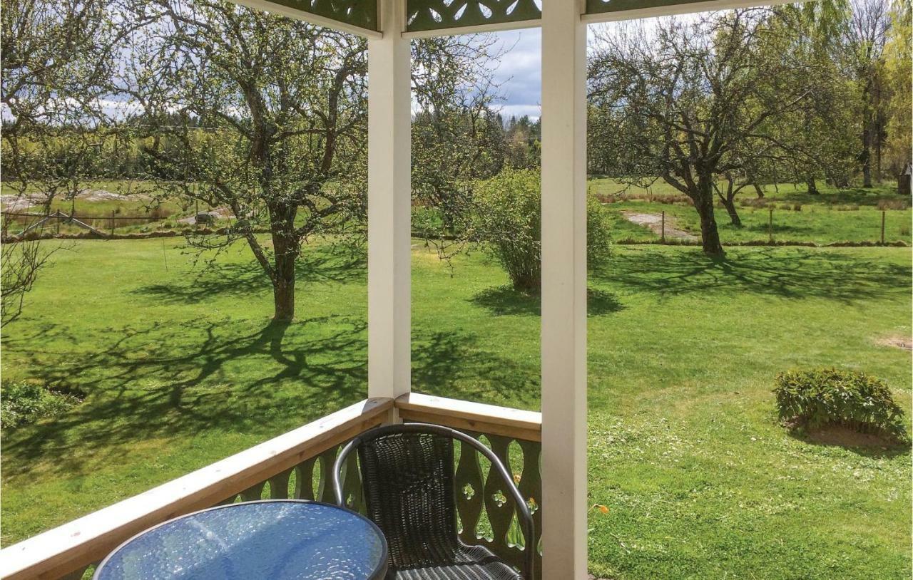 1 Bedroom Beautiful Home In Lidkoeping Sjövik Εξωτερικό φωτογραφία